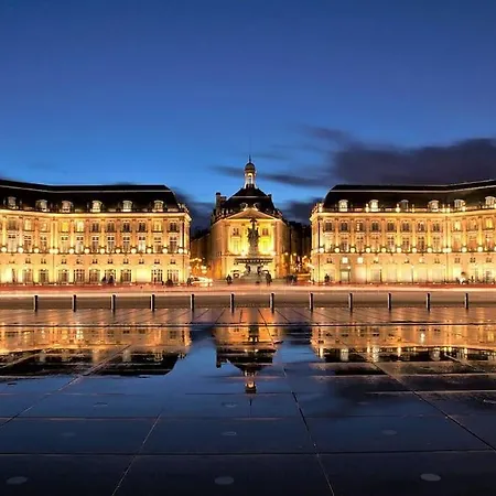 Bordeaux Meuble Tourisme Classe 3 Etoiles アパート ブルージュ
